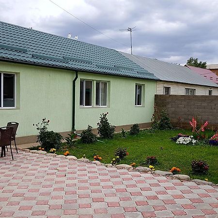Naryn Datka Guest House מראה חיצוני תמונה