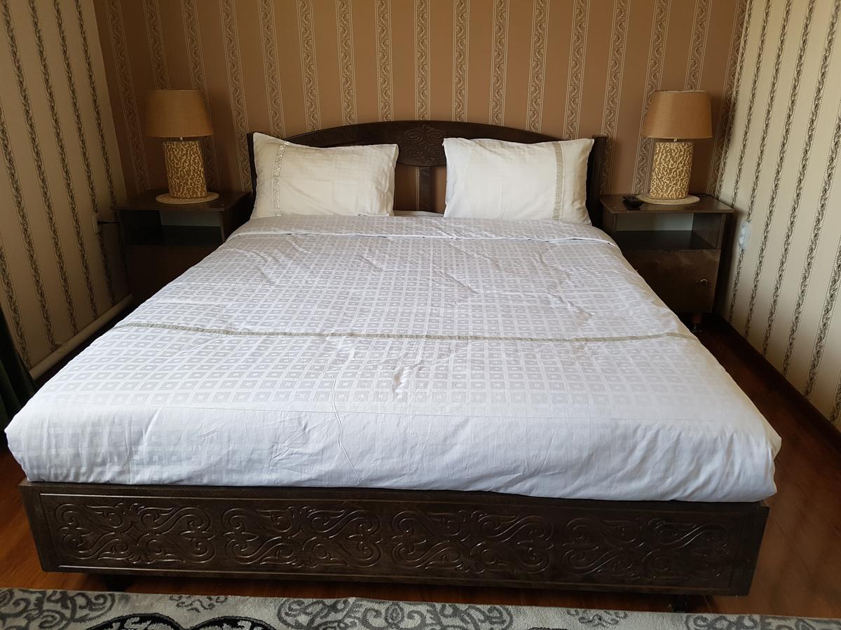 Naryn Datka Guest House מראה חיצוני תמונה