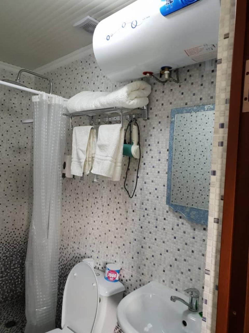 Naryn Datka Guest House מראה חיצוני תמונה