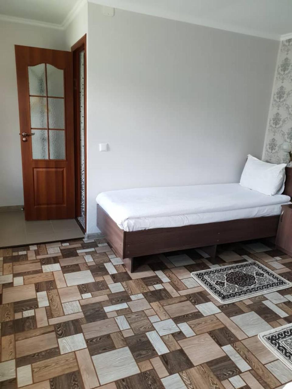 Naryn Datka Guest House מראה חיצוני תמונה